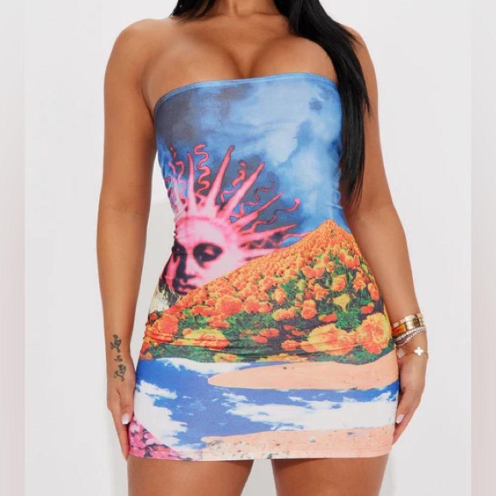 Vibrant Strapless Dress with Sun and Landscape Print